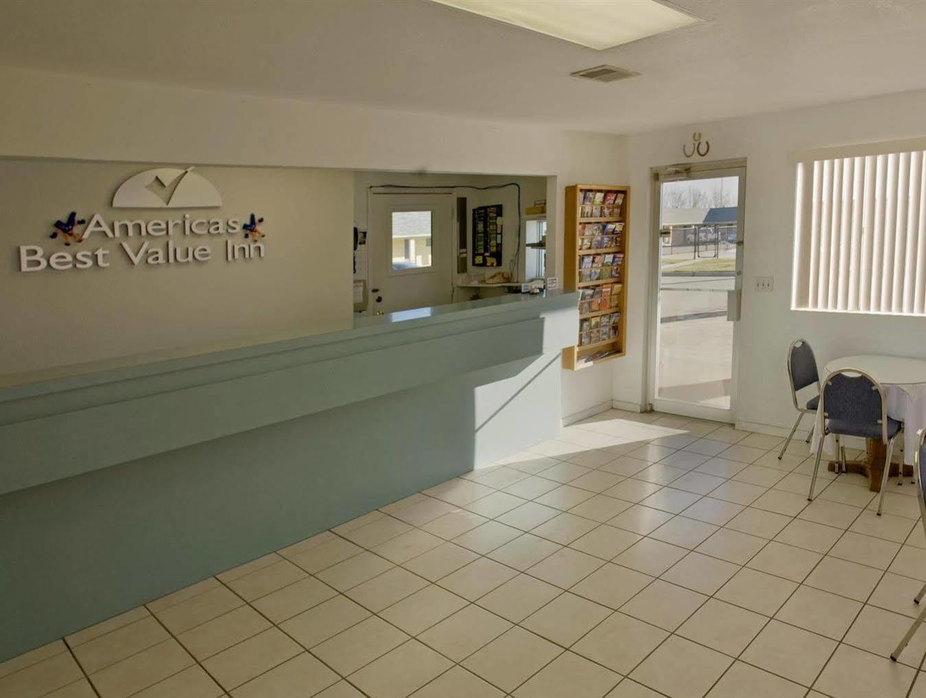 Americas Best Value Inn Гіддінгс Екстер'єр фото